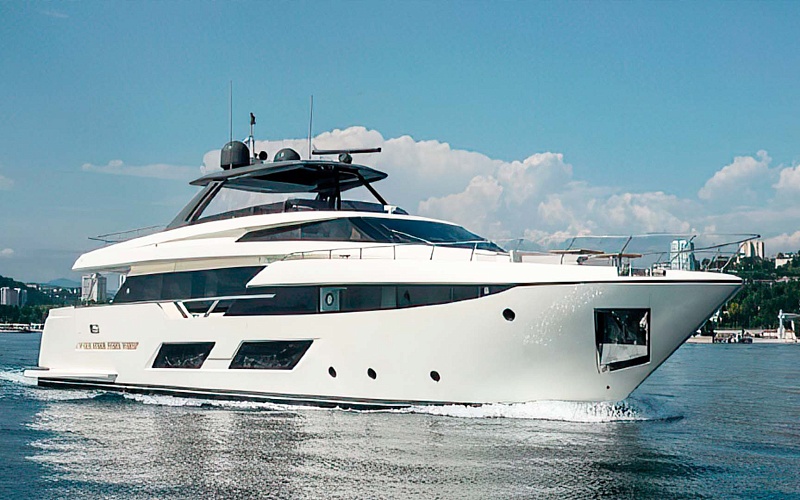 Ferretti 920